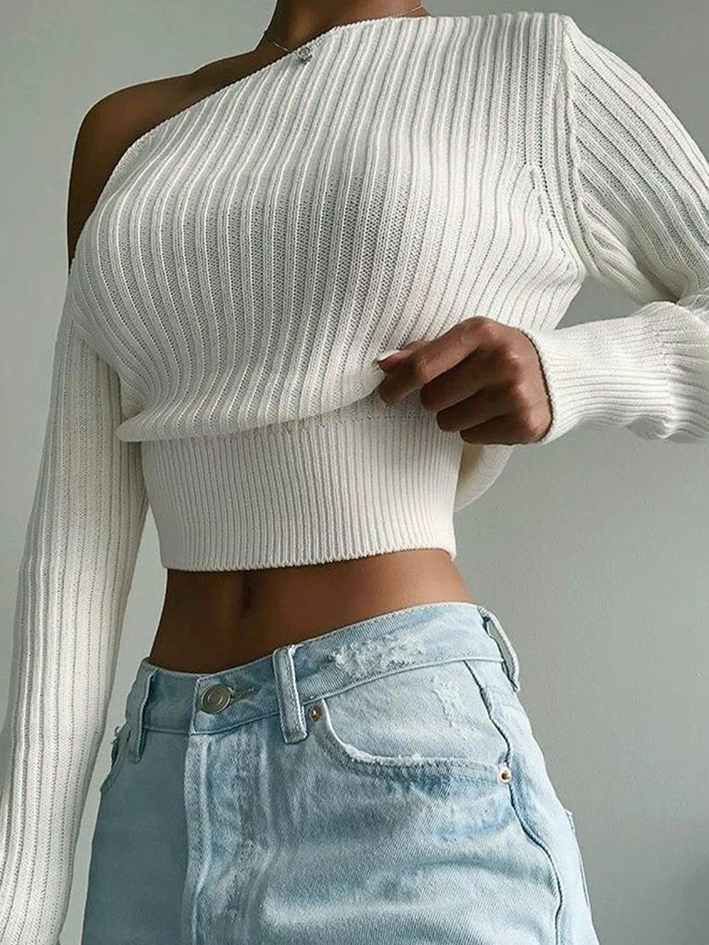 Women's long-sleeved off-the-shoulder top