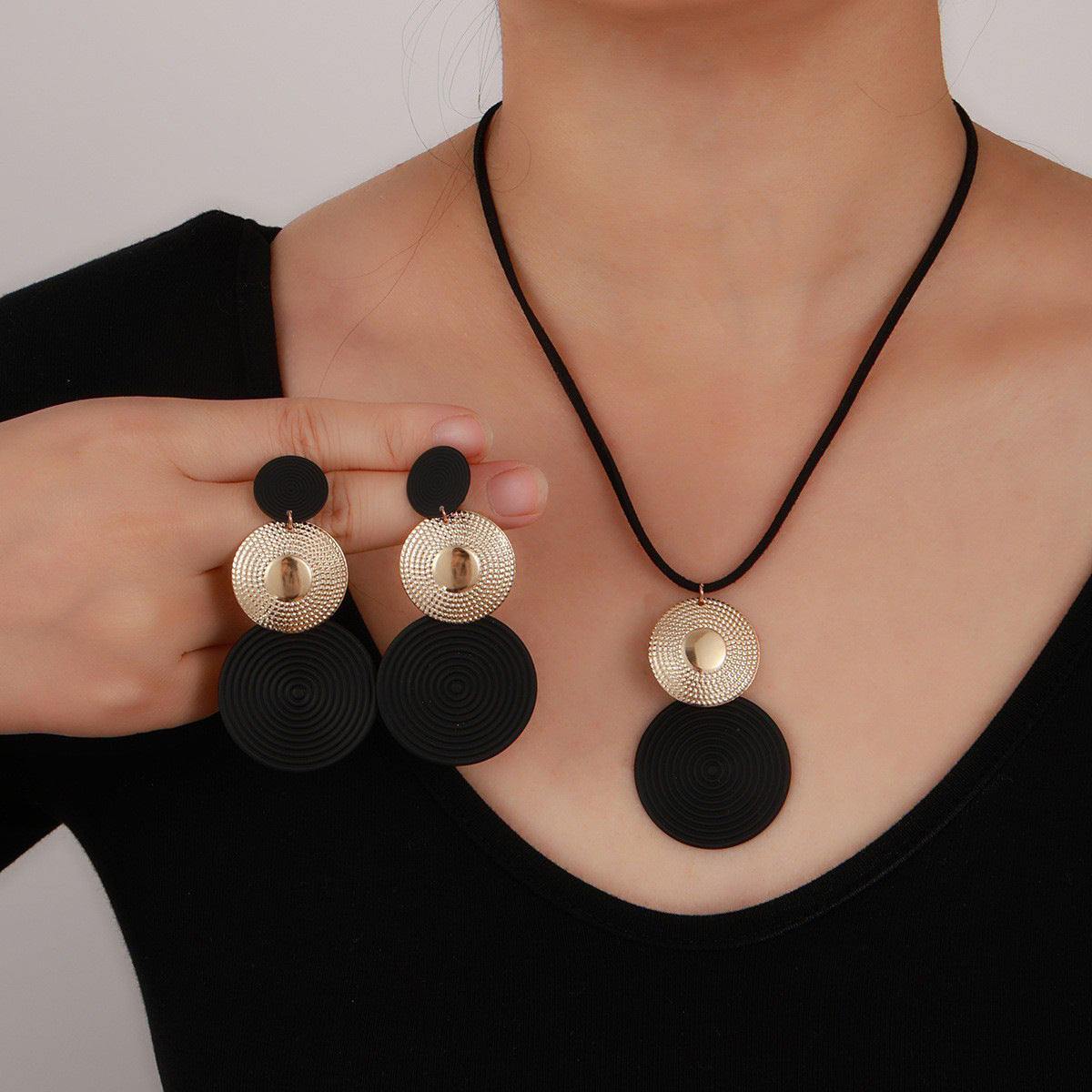 Women Color Matching Circle Earrings