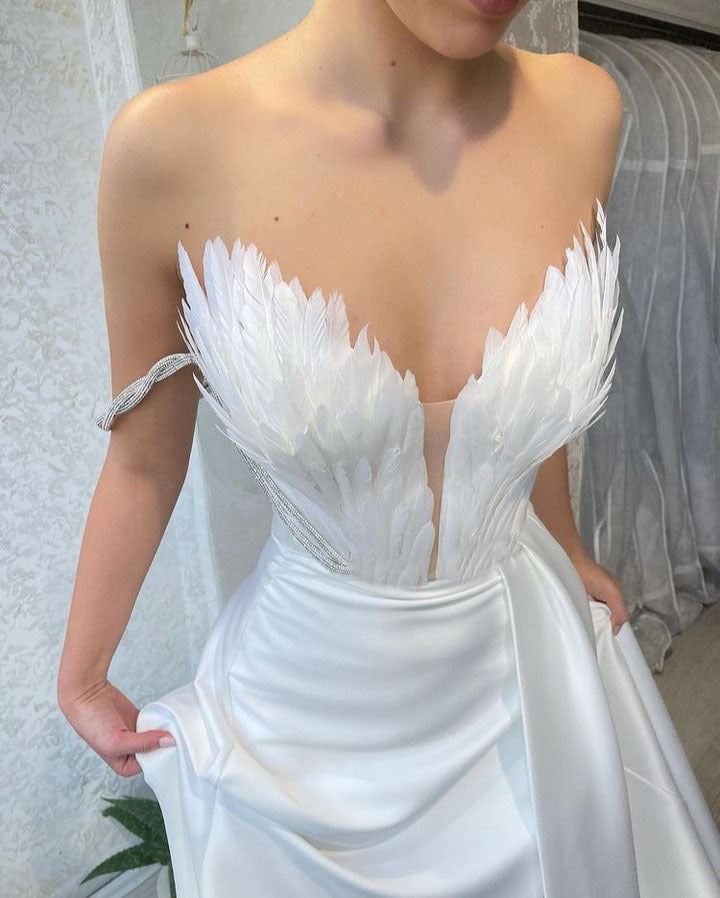 Elegant Dess With Feathers
